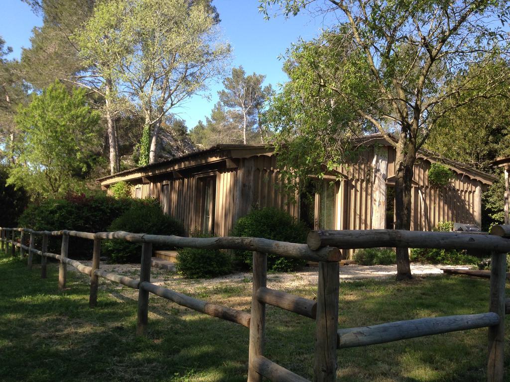 Cabane De La Leque Fontvieille Exterior photo